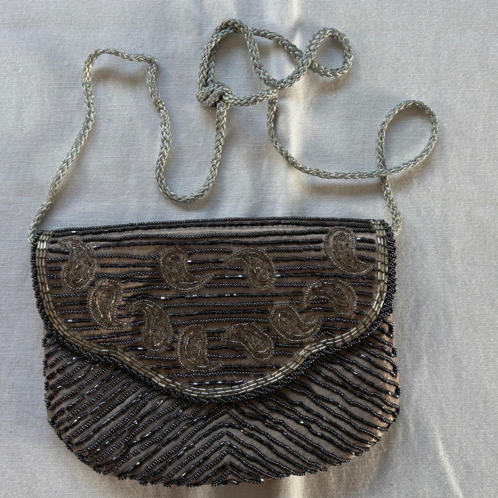 La Regale LTD Beaded Paisley Clutch‎ Evening Bag Silver Chain Handmade Macau